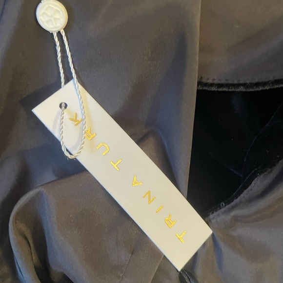 Trina Turk Black Velvet Velour Sleeveless Dress Flower Appliqué Pin Size 6 Party - Picture 10 of 12